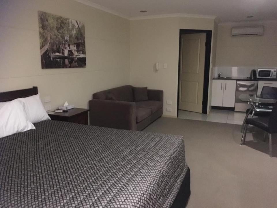 Balranald Club Motel Ngoại thất bức ảnh